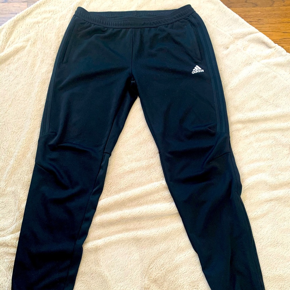 Like new, men’s Adidas Climacool jogger (XL)
